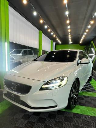VOLVO V40 2.0 T4 MOMENTUM GASOLINA 4P AUTOMÁTICO VOLVO V40 2.0 T4 MOMENTUM GASOLINA 4P AUTOMÁTICO